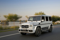 AMGの「G63」（写真）と「G65」には、今回新たに「エディション463」と呼ばれる特別仕様が設定された。ステンレスのアンダーガードや「AMGスポーツストライプ」、295/40R21タイヤなどが外観上の特徴となる。