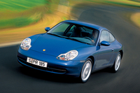 「ポルシェ911（996）」
    「ポルシェ911」の5代目モデルで、1997年から2004年まで生産された。環境問題に対応するため、初めてエンジンが水冷化されている。涙滴型のヘッドランプが特徴。