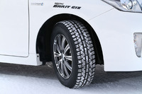 タイヤサイズは195/65R15。