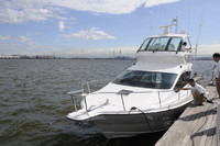 トヨタの最新型プレジャーボート「PONAM（ポーナム）-35」。同社では、このほかにサイズ違いの「28」や「45」もラインナップする。