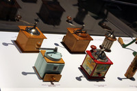 プジョーの200周年記念展示から。往年の同社製コーヒーミル。