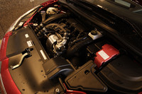 新エンジンは、1.6リッターNA、1.6リッターターボともに、PSAとBMWの共同開発ユニット。しかしながら、スペックや味付けは異なる。