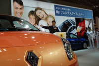 手前が、来年の日本市場における目玉となる新型「トゥインゴ」。