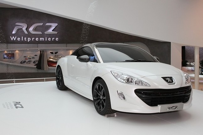 「プジョーRCZ」