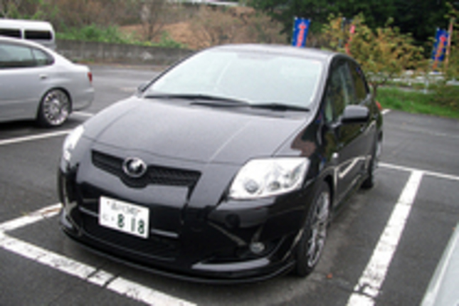 フル・ブラックス・クラス優勝車
「トヨタ・オーリス」EX CUBIC（東京）
