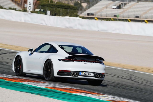 ポルシェ911カレラS（RR/8AT）／911カレラ4S（4WD/8AT）【海外