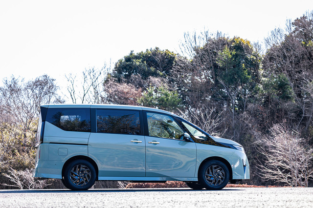 セレナハイウェイスター 日産セレナe-POWERハイウェイスターV（FF）【試乗記】 星は輝きを増す