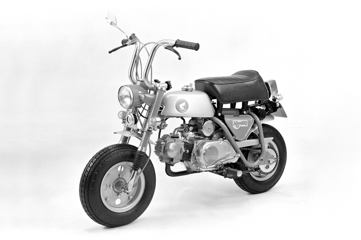 1969年型「モンキーZ50A」。従来型モンキーの姿を決定づけたモデルで、50ccクラスの空冷単気筒エンジンと8インチタイヤの組み合わせは2017年まで受け継がれた。