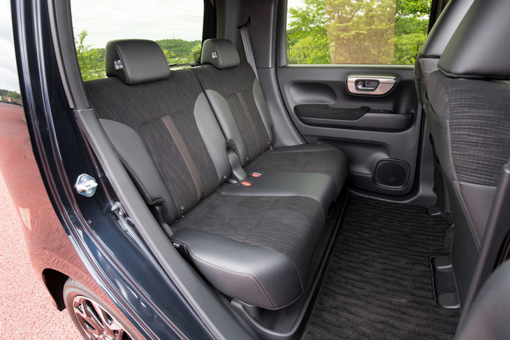 ホンダN-WGNカスタム L・ターボ Honda SENSING（リアシート）