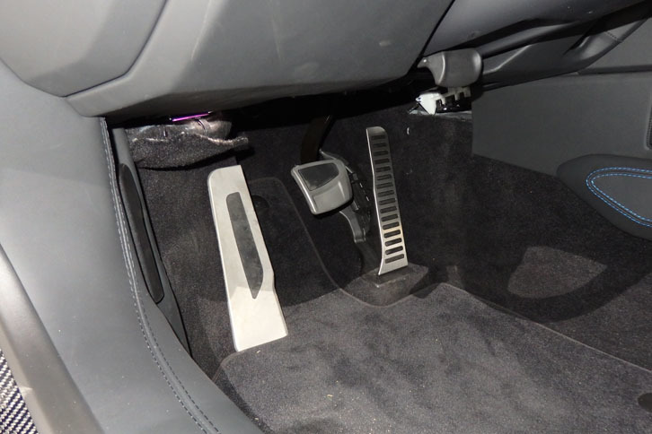 ランボルギーニ・アヴェンタドールS（ペダル）