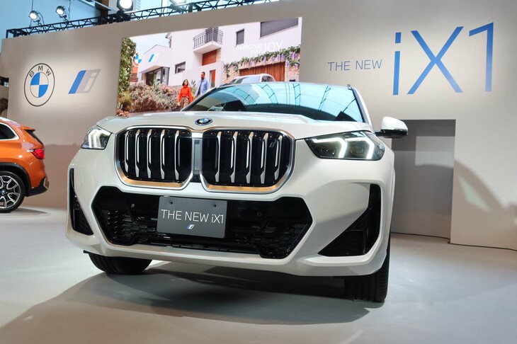 BMW iX1 xDrive30 Mスポーツ
