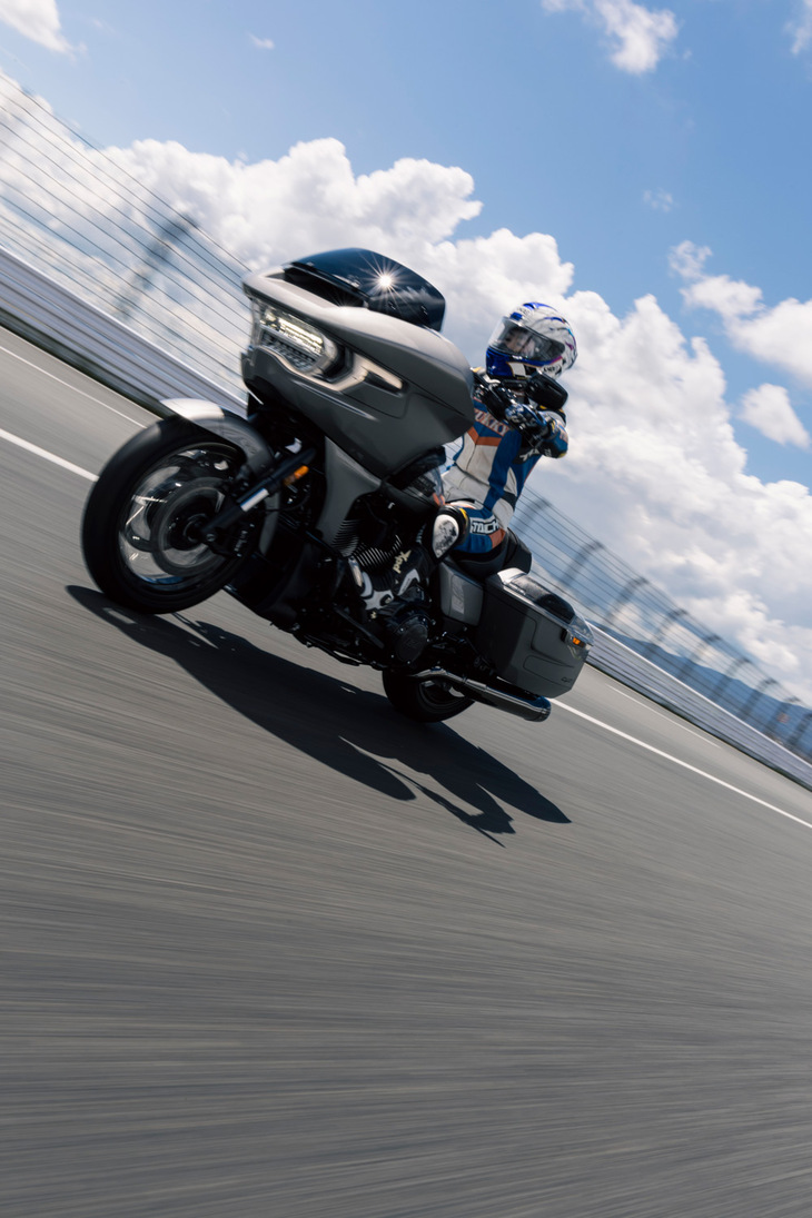 ハーレーダビッドソンCVOロードグライド