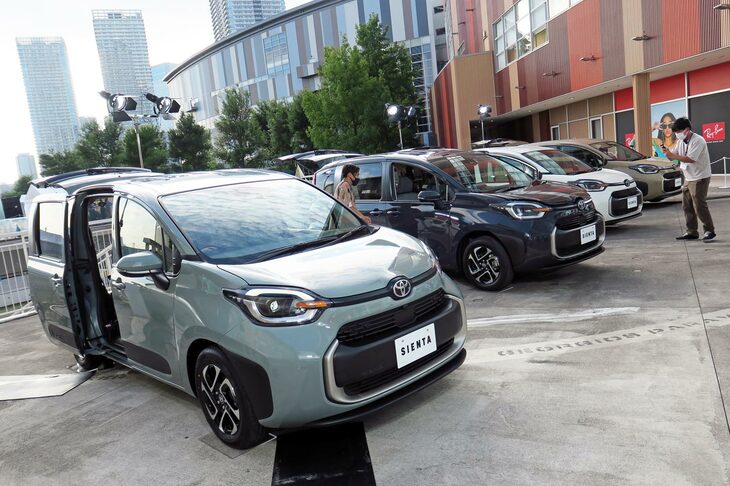 披露会の会場に展示された新型「トヨタ・シエンタ」。