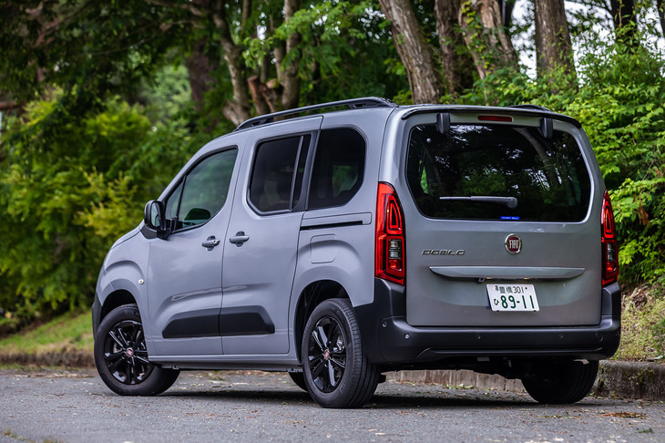 「ドブロ」のボディーカラーは6万0500円の有償色となる「マエストログレー」（写真）と「メディテラネオブルー」に、無償の「ジェラートホワイト」を加えた全3色のラインナップ。