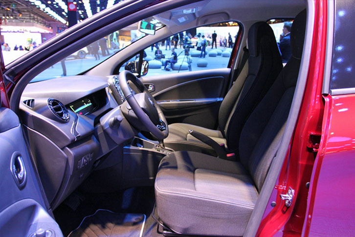 ルノー・ゾエ（インテリア）