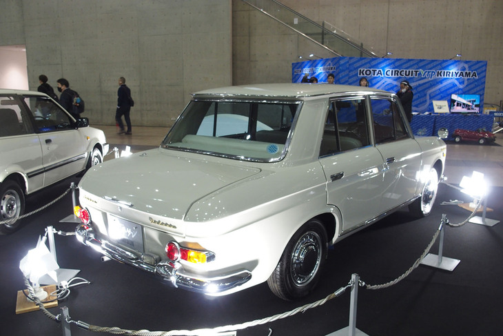 ダットサン・ブルーバード1200デラックス（1964年）