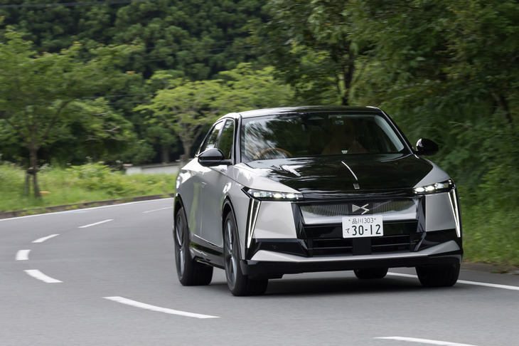 DS N°8エトワールAWD