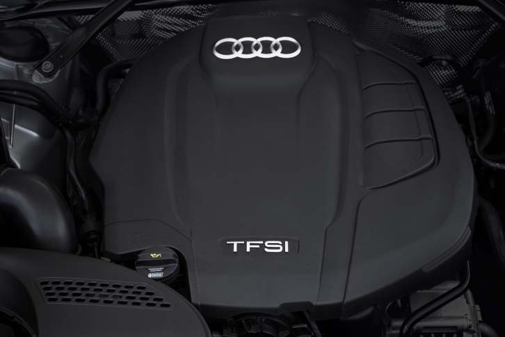 「2.0 TFSIクワトロ」が搭載する2リッターターボエンジン。最高出力252ps、最大トルク37.7kgmを誇る。