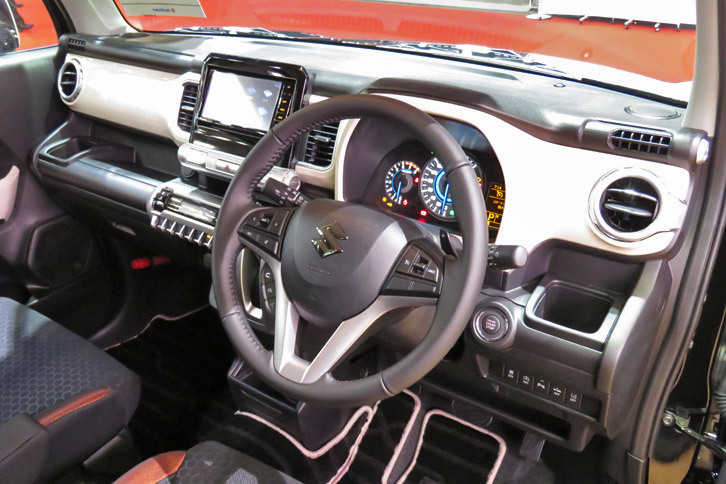 スズキ・クロスビー（インテリア）