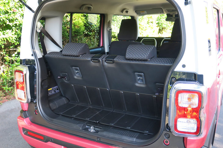 スズキ・ハスラー ハイブリッドXターボ（4WD）（ラゲッジスペース）