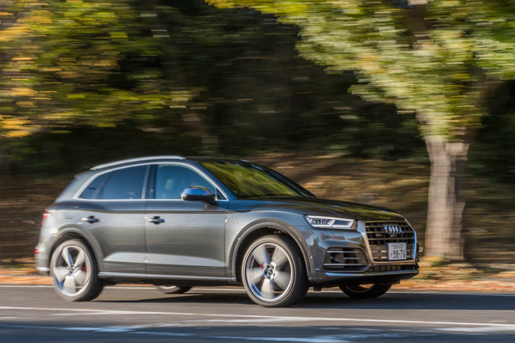 0-100km/h加速は5.4秒をマークする。