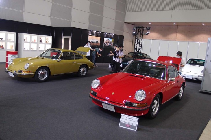 ポルシェブースの様子。