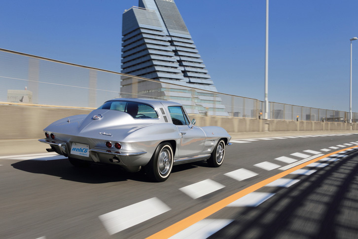 C2「コルベット」の開発に際し、GMは四輪独立懸架の新開発のシャシーを採用。このシャシーは、1982年まで生産された3代目にも受け継がれた。