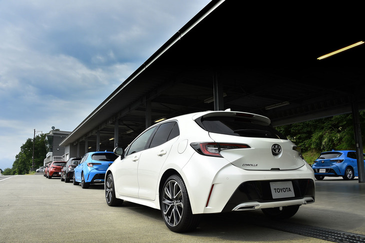 安全装備については、「アルファード／ヴェルファイア」と同じ第2世代のToyota Safety Senseが全車に搭載される。