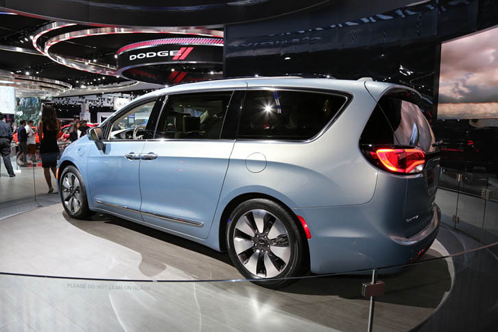 クライスラー・パシフィカ ハイブリッド