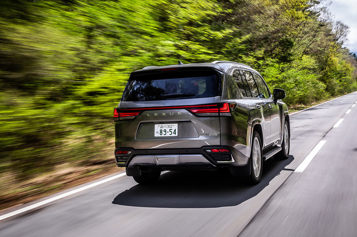 今回試乗した車両のボディーカラーは「マンガンラスター」と呼ばれる16万5000円の有償色で、これを含め「LX」の外装色は全6種類から選択できる。