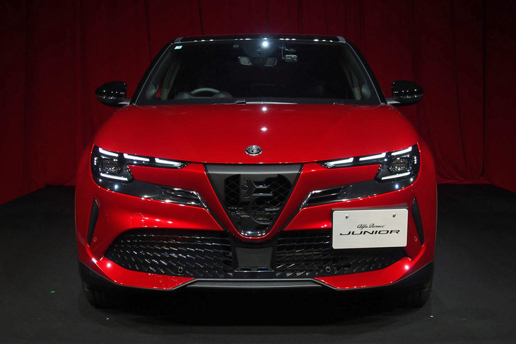 アルファ・ロメオ・ジュニア（フロントビュー）