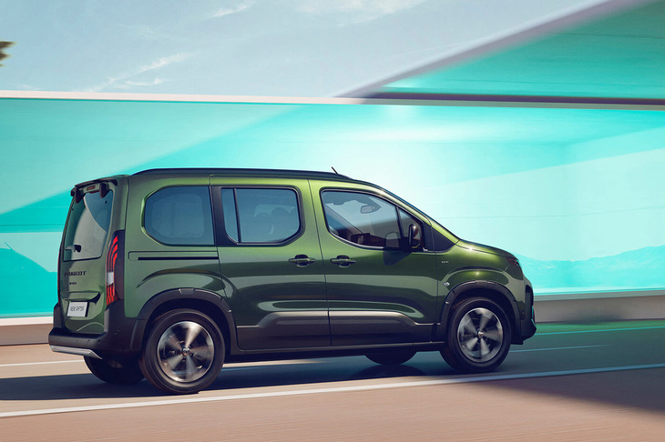 外板色は新色の「シルカグリーン」（写真）と、「ぺルラネラブラック」「アイシーホワイト」の3色が設定される。