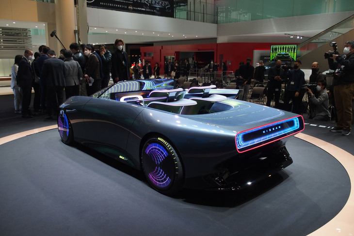 日産マックスアウト（リアビュー）