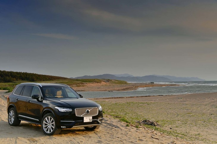 今回は、山岳路やオフロードも交えながら300kmほどの距離を試乗。燃費は満タン法で10.9km/リッター、車載の燃費計で10.3km/リッターを記録した。