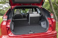 荷室の容量は359リッター。右の壁面にはAC100V・1500Wの電源が標準装備される。