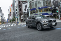 「Tロック」の燃費は18.6km/リッター（WLTCモード）。アイドリングストップ機構やブレーキエネルギー回生機構の採用で、高効率な走りを実現している。