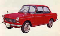 1967年「ダイハツ・コンパーノ1000GTインジェクション」。価格はキャブレター仕様の65万円に対して3万円高の68万円で、前輪ディスクブレーキ付きは70万円だった。