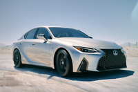 「レクサスIS」はなぜフルモデルチェンジしなかったのか？
