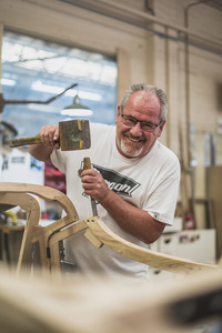 ハンドメイドにこだわるモーガンの生産台数は、年間わずか850台と非常に少ない。