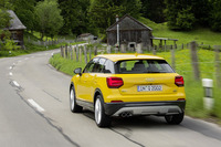 「Q2」全車には、切り込み量によってギア比が変化する「プログレッシブステアリング」が備わる。