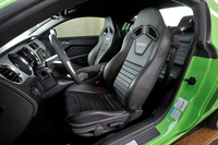 これまでの「パフォーマンスパッケージ」との最大の変更点となるのが、こちらのレカロシート。