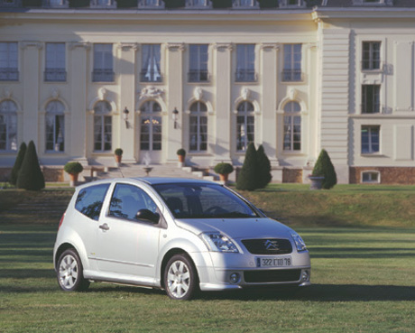 シトロエンC2 1.4iVTR（5MT）＆1.6i16V（5MT） PSAグループのシトロエンとプジョーのブランド色が、コンパ...