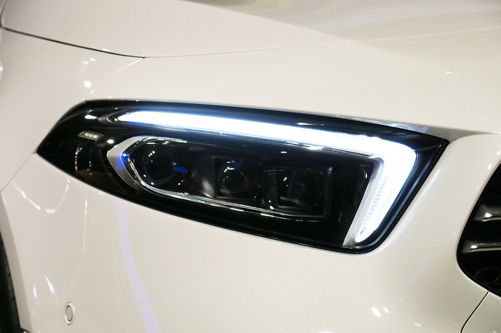 メルセデスAMG A35 4MATIC（ヘッドランプ）