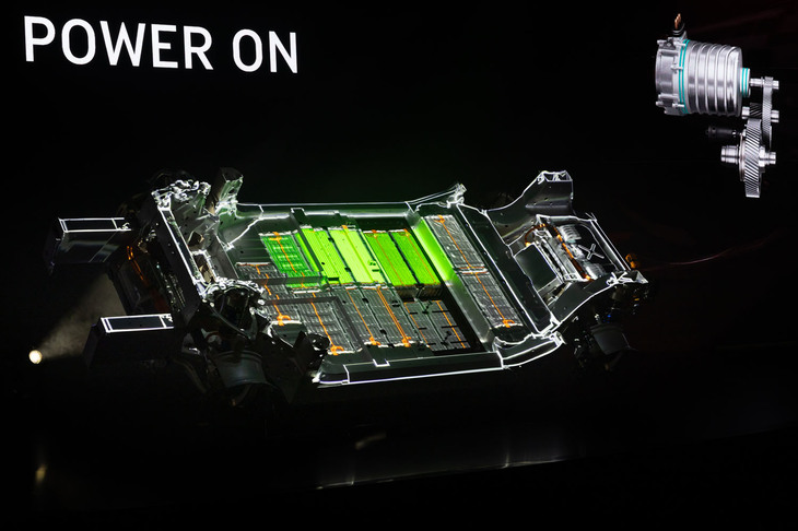 「フェラーリ・エレットリカ」（仮称）は、2026年春の正式デビューが予定されている。