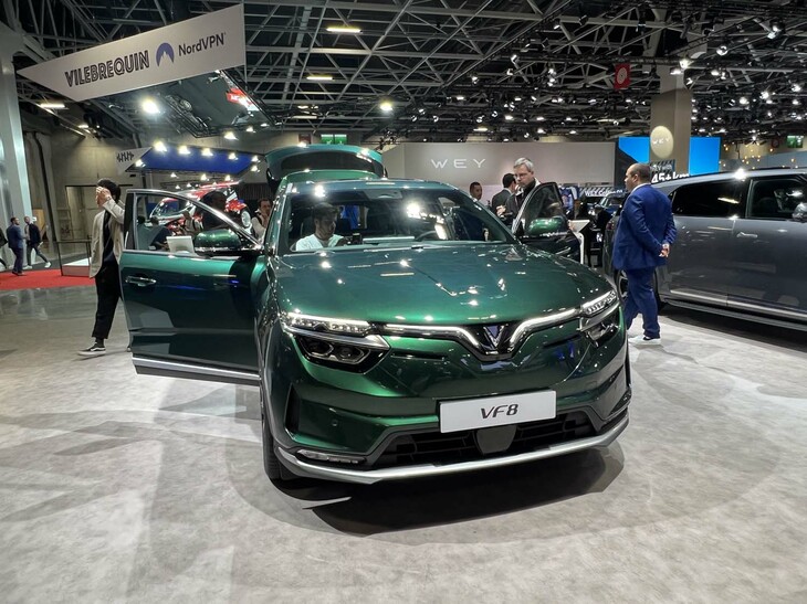 ヴィンファストVF8