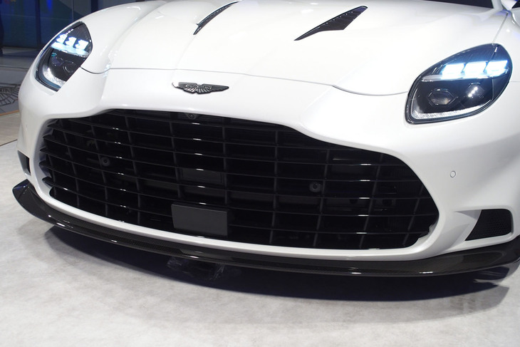 アストンマーティン・ヴァンキッシュ（フロントマスク）