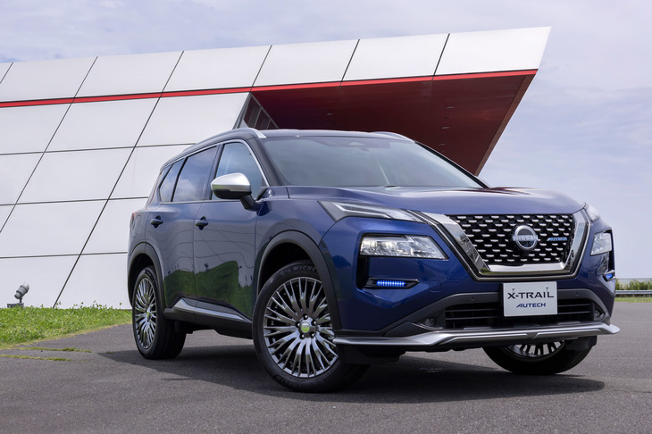 標準モデルに加えて、メーカー純正のカスタマイズモデルも魅力的。写真は独自の上質感とスポーティネスを追求した「オーテック」。（写真：郡大二郎）