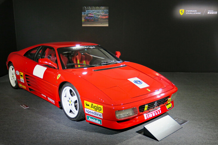 このころの「フェラーリ・チャレンジ」の車両はサイドブレーキなどもちゃんと付いており、ナンバーを取得して公道を走ることも可能だったという。