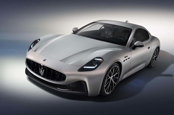 新型「マセラティ・グラントゥーリズモ」。写真のグレードは「モデナ」。