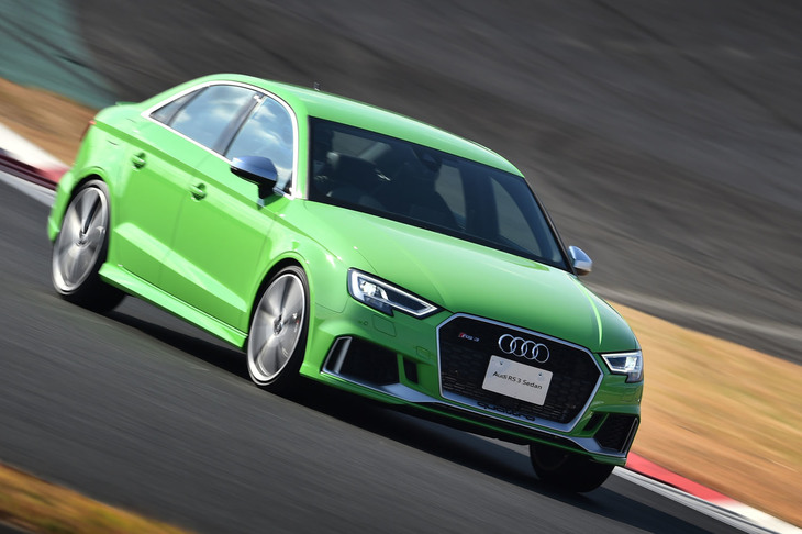 グリーンのボディーが鮮やかな「RS 3セダン」。個人的に「これぞRS！」と勝手に思い込んでいる一台だ。